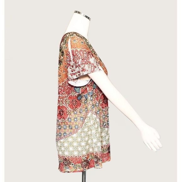 Geometric Print Top - Picture 5 of 9